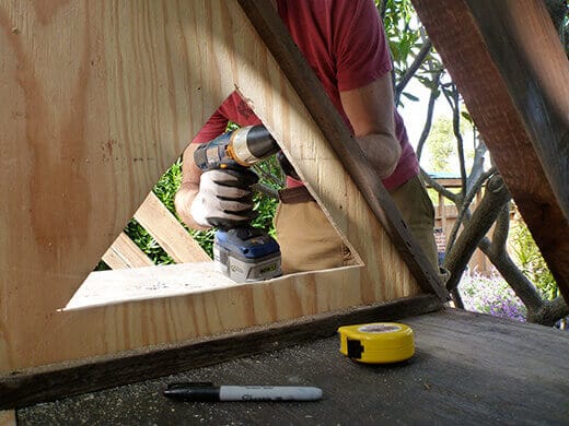 The Nuts and Bolts of the Tiki Coop Erecting walls from plywood