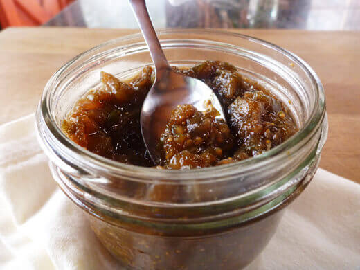 Balsamic fig jam with black peppercorn