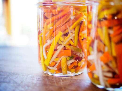 Vietnamese daikon and carrot pickles