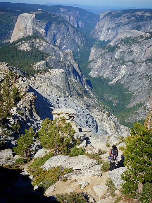 Descending the Cloud's Rest Trail to the west
