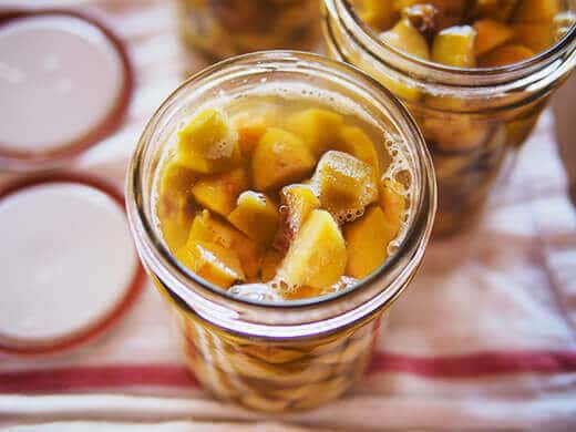 Preserving guavasteens in simple syrup