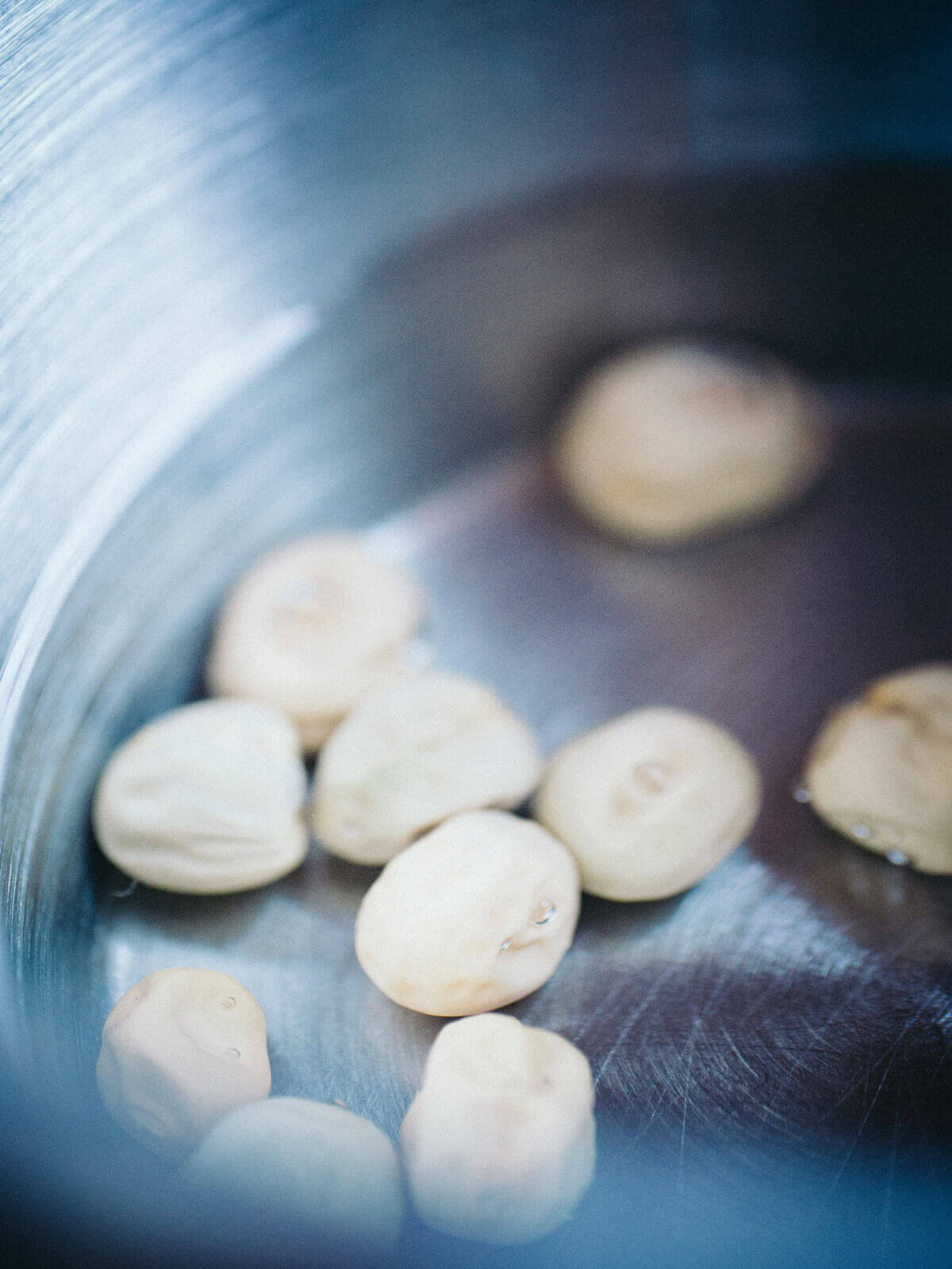 Soaking pea seeds to speed germination