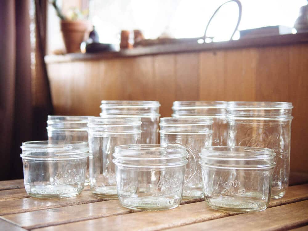 How to safely freeze liquids in mason jars