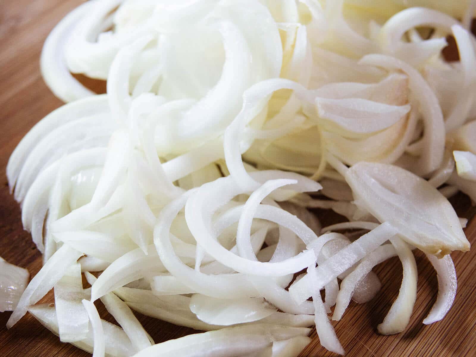 Pungent onion slices